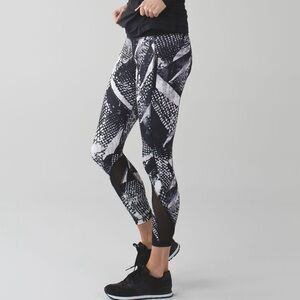 Lululemon Inspire Women’s Tight II size 4 legging Mesh Luxtreme White Black